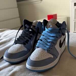 Women’s 7 Boys 5.5Y Jordan 1 Retro High OG University Blue